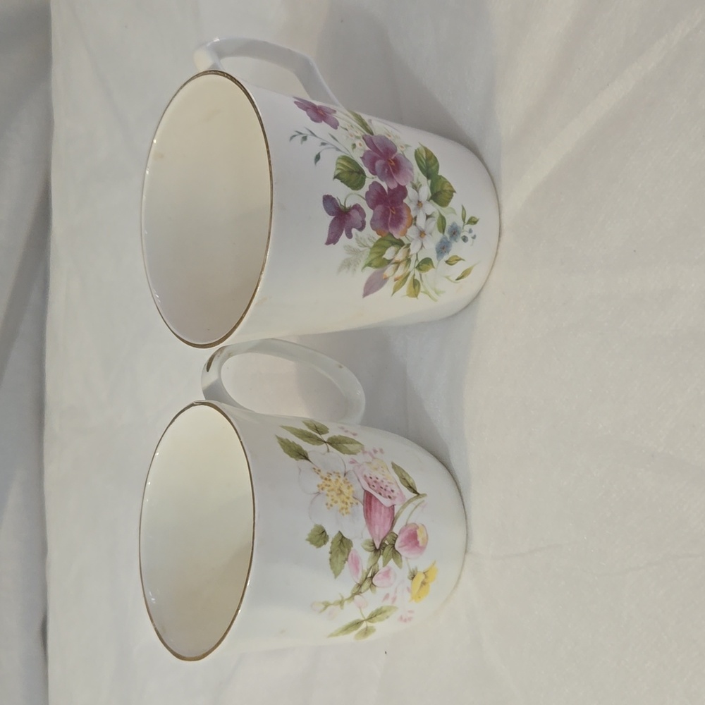 2 bonechina mugs